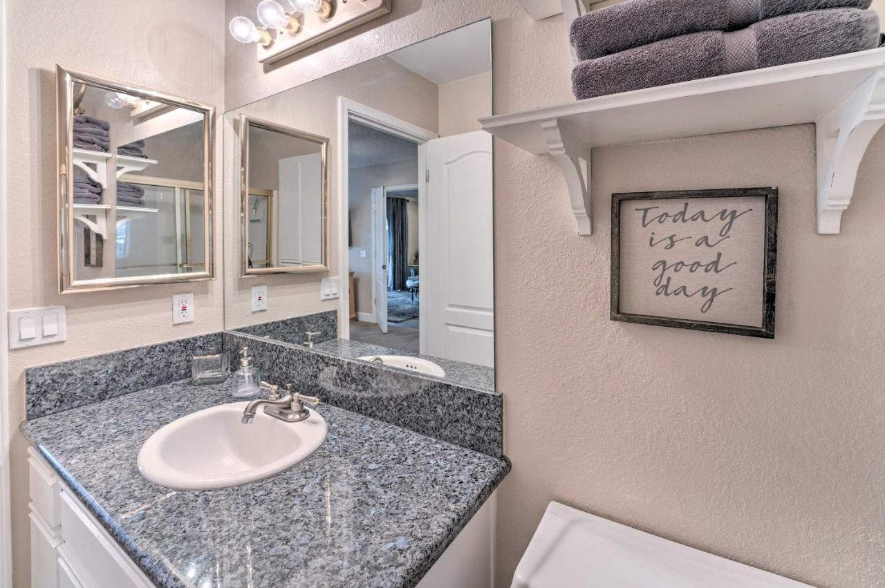 Lake Havasu Condo With Pool Access 1 Block To Beach Lake Havasu City Eksteriør billede